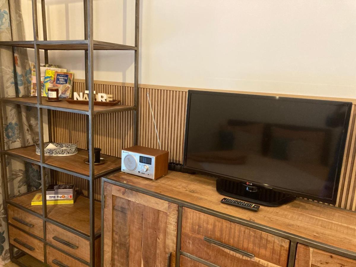 Stylovy Apartman A409 V Centre Nr, Parkovanie V Cene Нитра Екстериор снимка