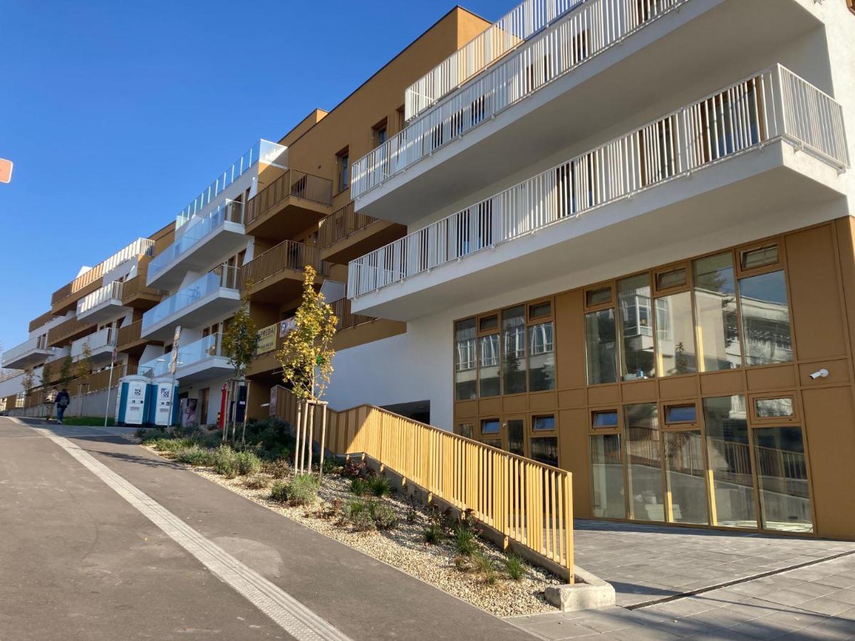 Stylovy Apartman A409 V Centre Nr, Parkovanie V Cene Нитра Екстериор снимка